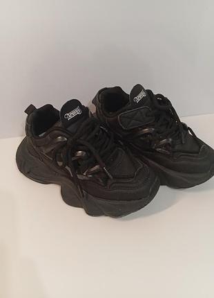 Кроссовки на девочку