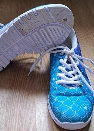 Кросівки розмір 38-39 (25 см).