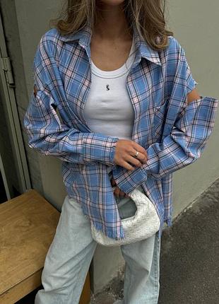 Сорочка в клітинку матеріал: фланель туреччина колір: блакитний розміри: s-l(універсал) імітація відірваних рукавів