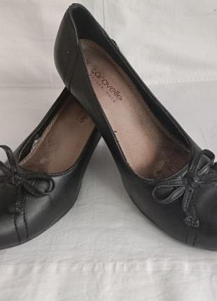 Черные туфли