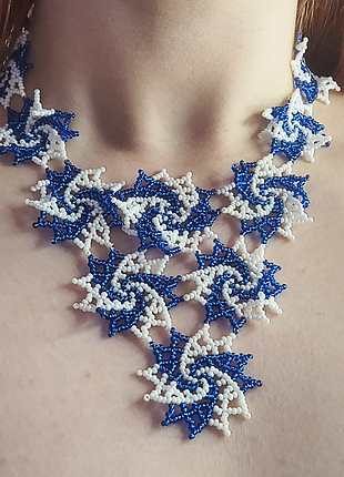 Ожерелье из бисера ручной работы от мастера