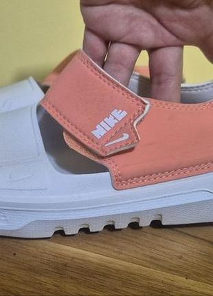 Спортивные босоножки nike 23 см для девочки