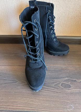 Продам ботинки на тракторной подошве