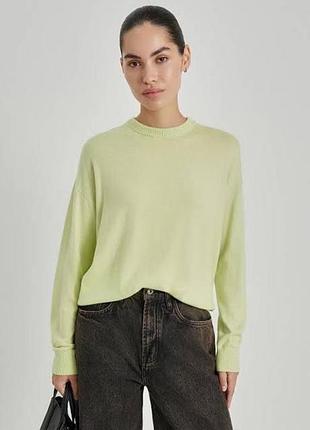 Тонкий шерстяной свитер