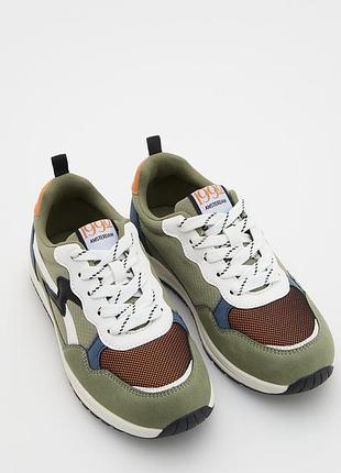 Кросівки reserved