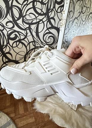 Zara жіночі кросівки