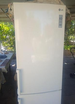 Продам холодильник lg 2014 года выпуска