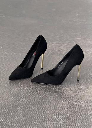 Туфли с бурным каблуком
