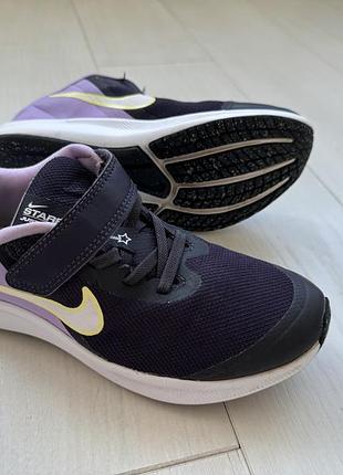 Кроссовки nike для девочки. размер 33. в отличном состоянии