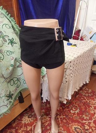 Черные шортики