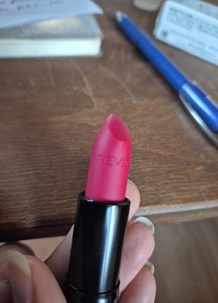 Помада revlon