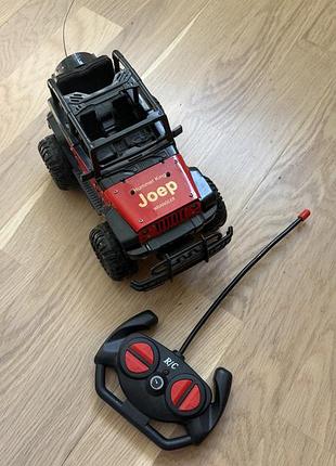 Джип на радіо керуванні