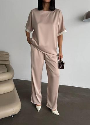 Елегантний, вишуканий костюм