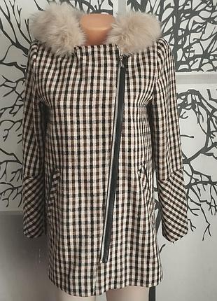 Женское пальто в клетку
