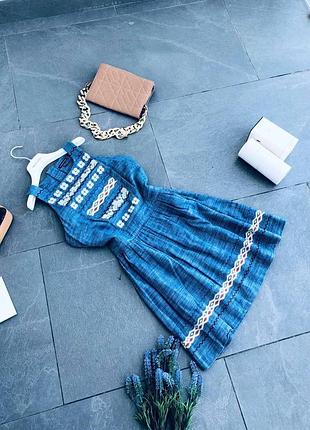 Сукня з вишивкою warehouse