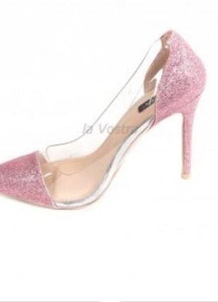 Брендовые туфли с силиконовыми вставками.38р.