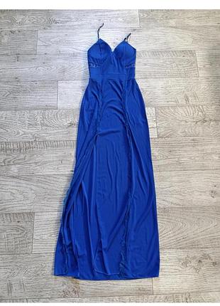 Платье с разрезами