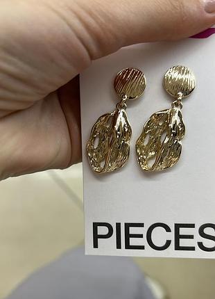 Сережки pieces