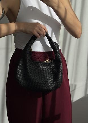 Черная плетеная женская сумка