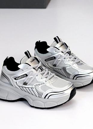 Кросівки жіночі жіночі