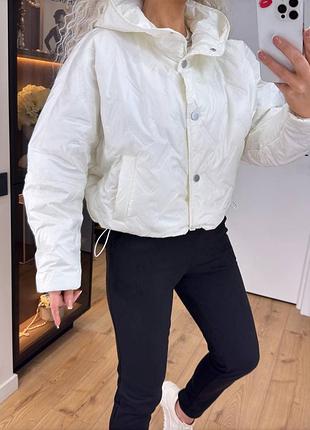 Стильна укорочена жіночча куртка