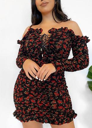 Платье черная красная сеточка с открытыми плечами