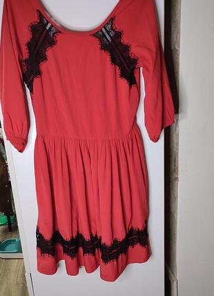 Красное платье