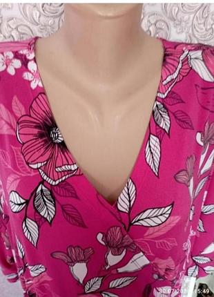 Красивое платье малинового цвета в цветочный принт от river island.