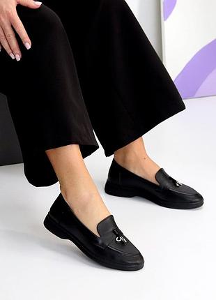Стильные классические женские мокасины