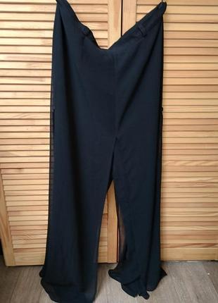 Праздничные черные брюки из шифона.