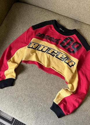 Червоний вкорочений світшот pretty little thing