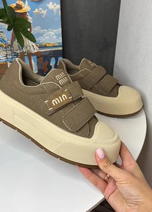 Женские крутые кроссовки на осень цвет шоколад просто бомба