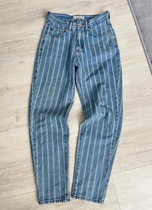 Блакитні джинси мом у смужку на високій посадці pull&bear