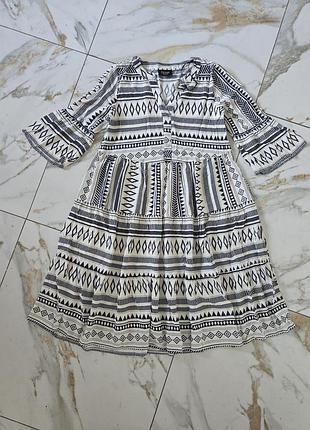 Легкое платье