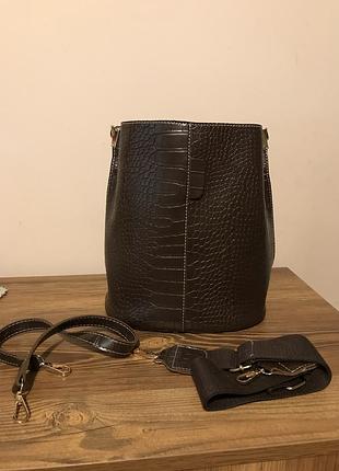 Сумка бочечка шоколадного кольору нова