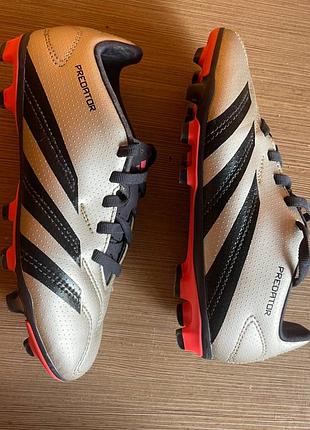Детские футбольные бутсы adidas  predator