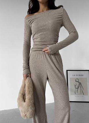 Костюм жіночий