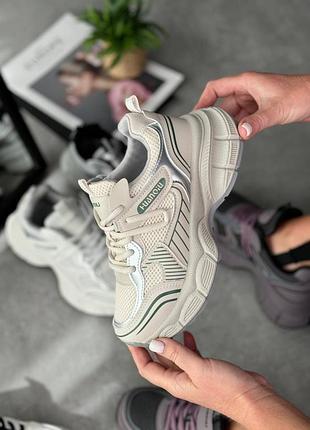 Распродажа бежевые с серебряным очень крутые кроссовки 36-37р.