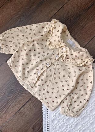 Фланелева бежева блуза на ґудзиках з коміром воротником тренд в пастельних з квітами для дівчинки 6-9 міс