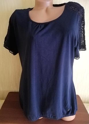 Блузка с кружевной вставкой р. 50/52