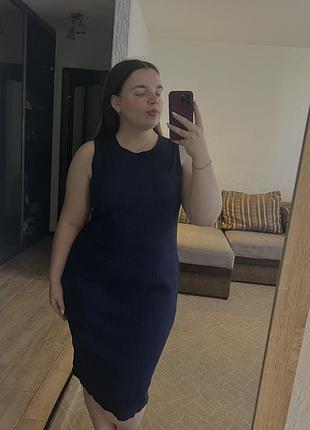 Сукня міді