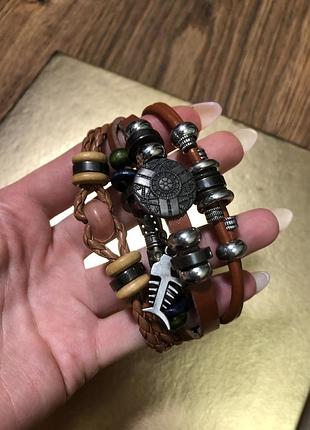 Красивый браслет