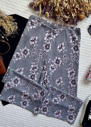 Яскраві оригінальні брюки кюлоти з високою талією та крутим принтом