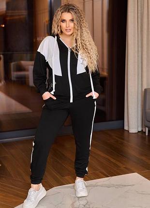 Костюм жіночий