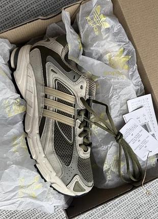 Кросівки жіночі adidas response cl