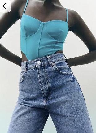 Жіноче боді