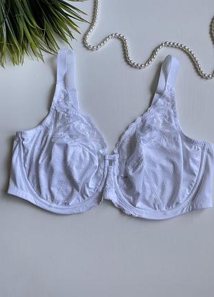 Бюстгальтер красивий новий