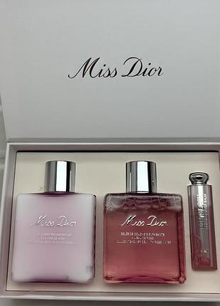 Подарунковий набір  miss dior  для душу miss dior зволожуюче молочко для тіла miss dior