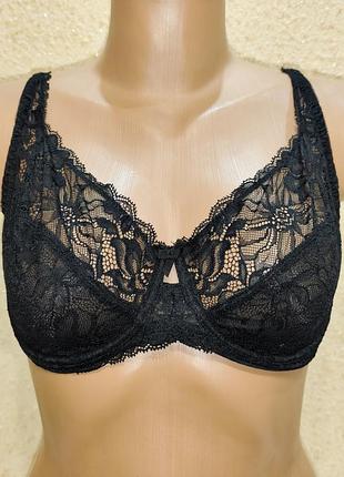 Красивый бюстгальтер мягкий на косточках uk34e eur75e.