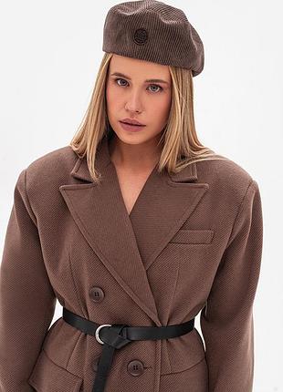 Теплое пальто на пуговицах